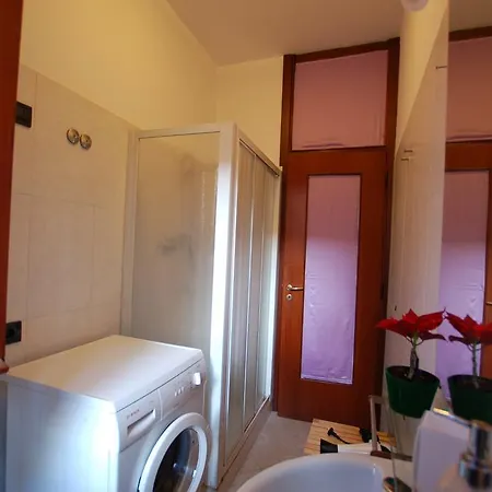 La Rosa Scarlatta Broseta Guest house 2*