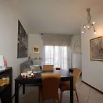بيت ضيافة La Rosa Scarlatta Broseta 3*