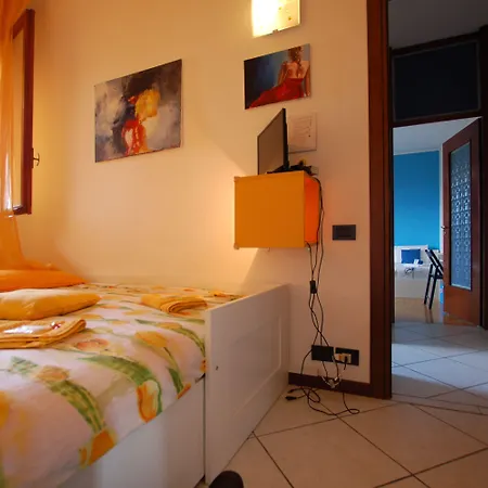 بيت ضيافة La Rosa Scarlatta Broseta 3*