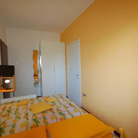 La Rosa Scarlatta Broseta بيت ضيافة