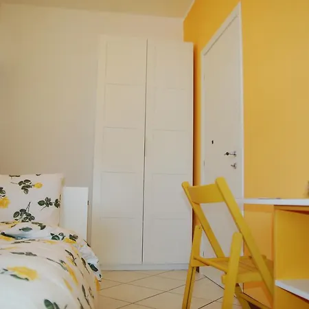 Πανσιόν La Rosa Scarlatta Broseta 3*